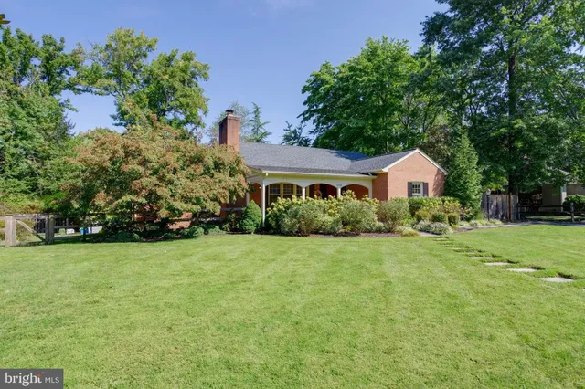 $4,150 | 1136 Arcturus Lane, Alexandria, VA 22308