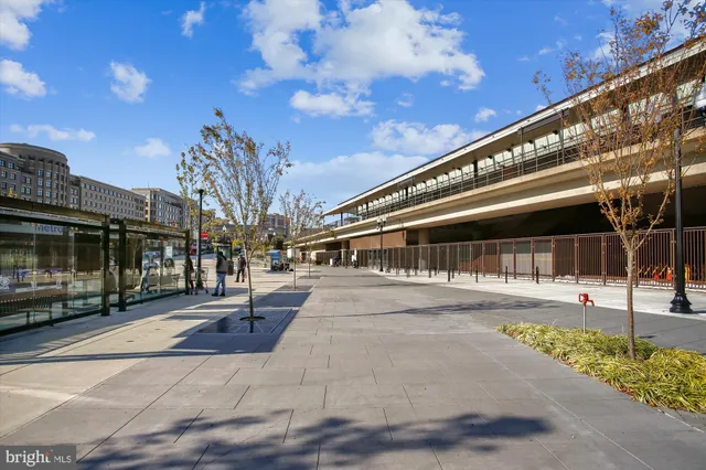 $4,150 | 1136 Arcturus Lane, Alexandria, VA 22308