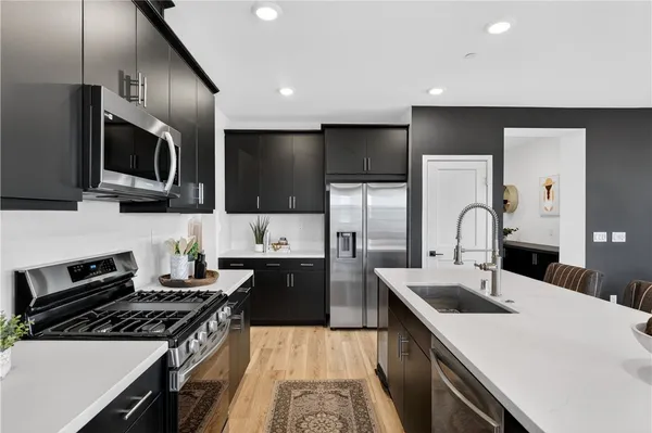 $1,049,000 | 415 Besalu Terrace, Mission Viejo, CA 92692