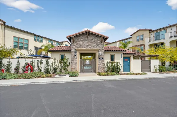 $1,049,000 | 415 Besalu Terrace, Mission Viejo, CA 92692