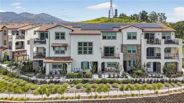 $1,049,000 | 415 Besalu Terrace, Mission Viejo, CA 92692