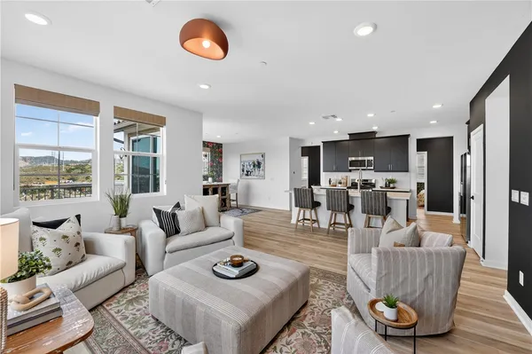 $1,049,000 | 415 Besalu Terrace, Mission Viejo, CA 92692