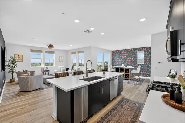 $1,049,000 | 415 Besalu Terrace, Mission Viejo, CA 92692