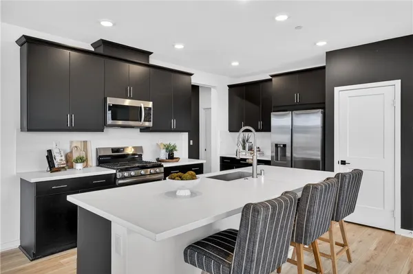 $1,049,000 | 415 Besalu Terrace, Mission Viejo, CA 92692