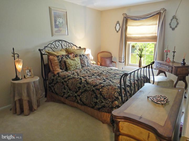 226 Greendale Road Philadelphia, PA 19154 - Photo 12 of 21 Gallery Image 12