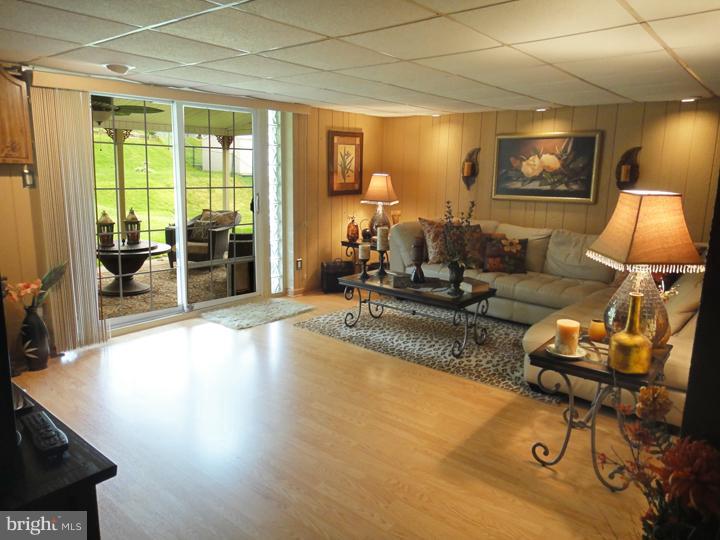 226 Greendale Road Philadelphia, PA 19154 - Photo 13 of 21 Gallery Image 13