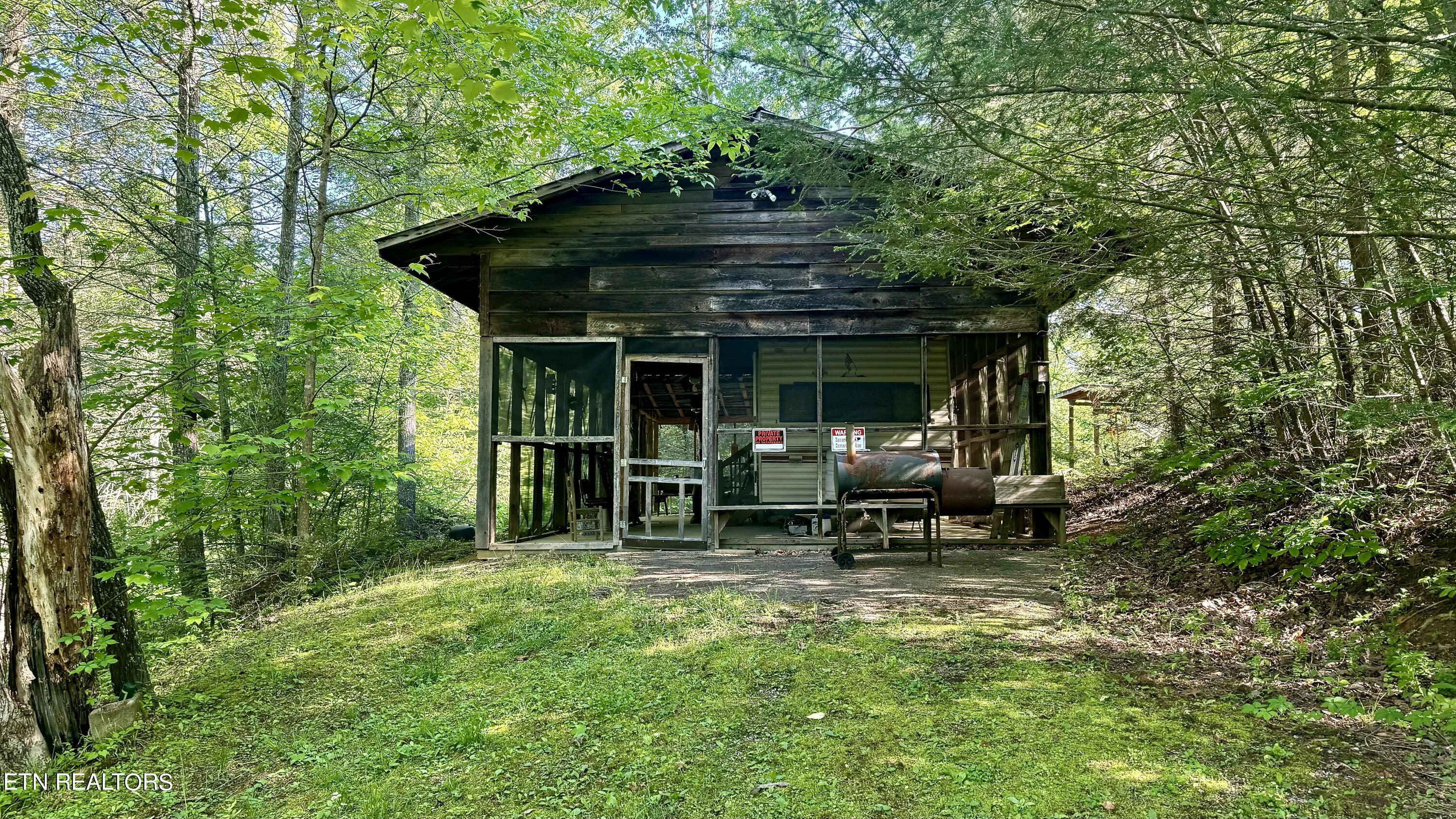 219 Tom Henry Road Townsend, TN 37882 - Photo 3 of 9 FullSizeRender