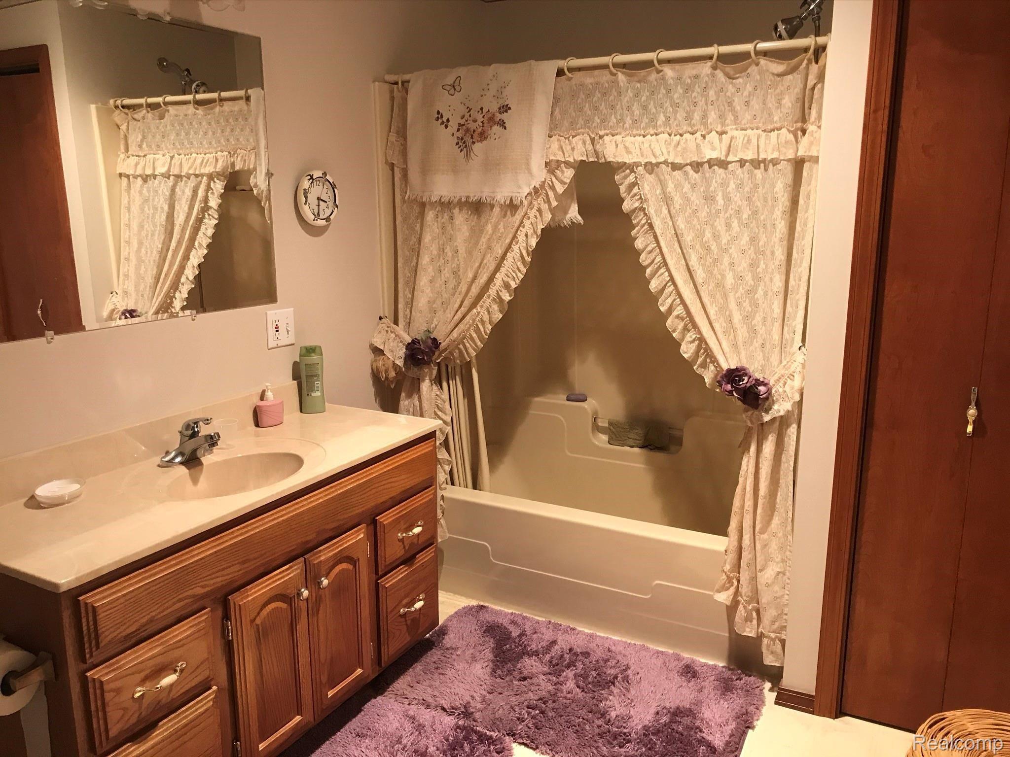 8393 Howard Road Marlette, MI 48453 - Photo 10 of 18 IMG_1666.jpeg