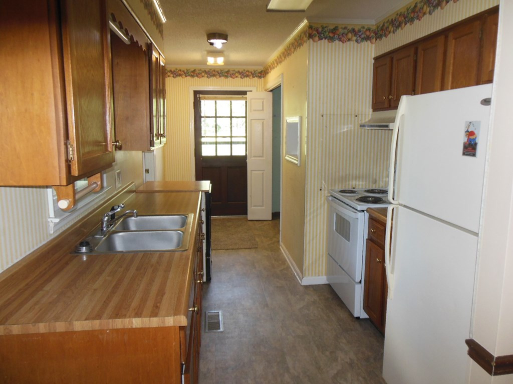 304 Binnicker Bridge Road Orangeburg, SC 29115 - Photo 11 of 21 Photo 11