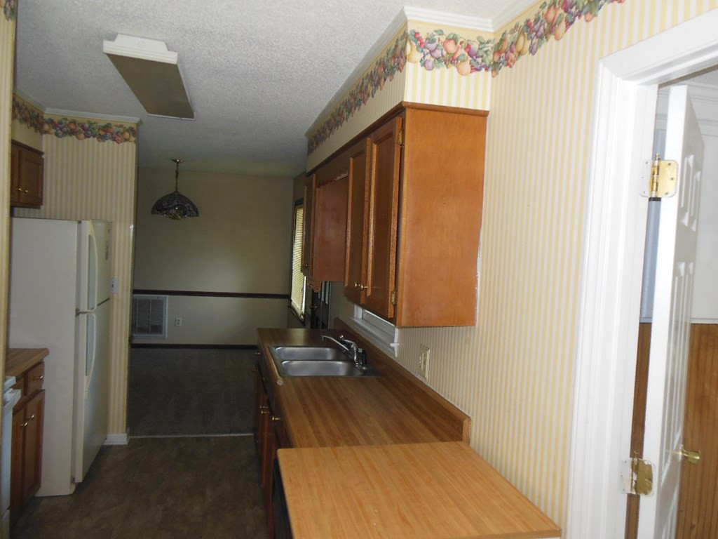 304 Binnicker Bridge Road Orangeburg, SC 29115 - Photo 8 of 21 Photo 8
