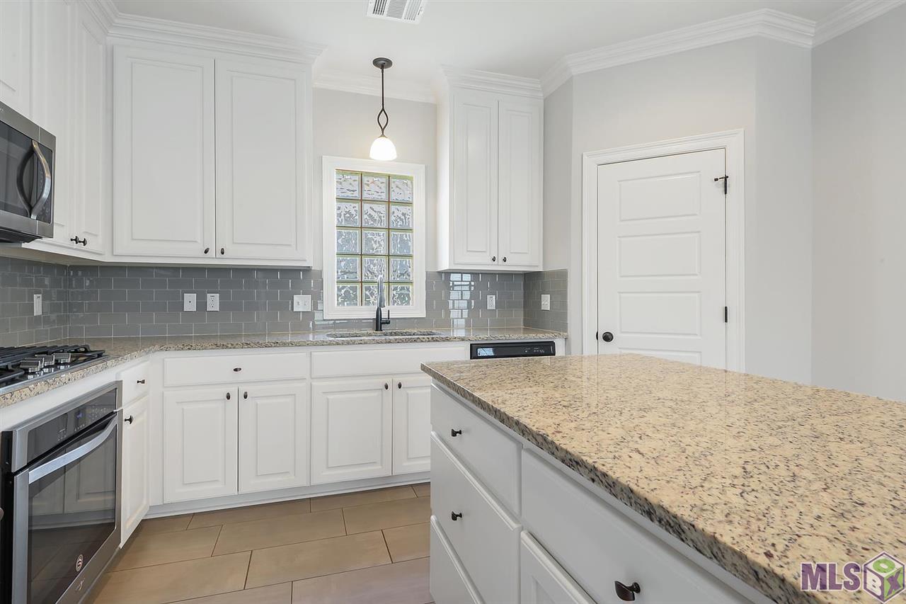 2619 Cresthaven Avenue Baton Rouge, LA 70810 - Photo 6 of 10