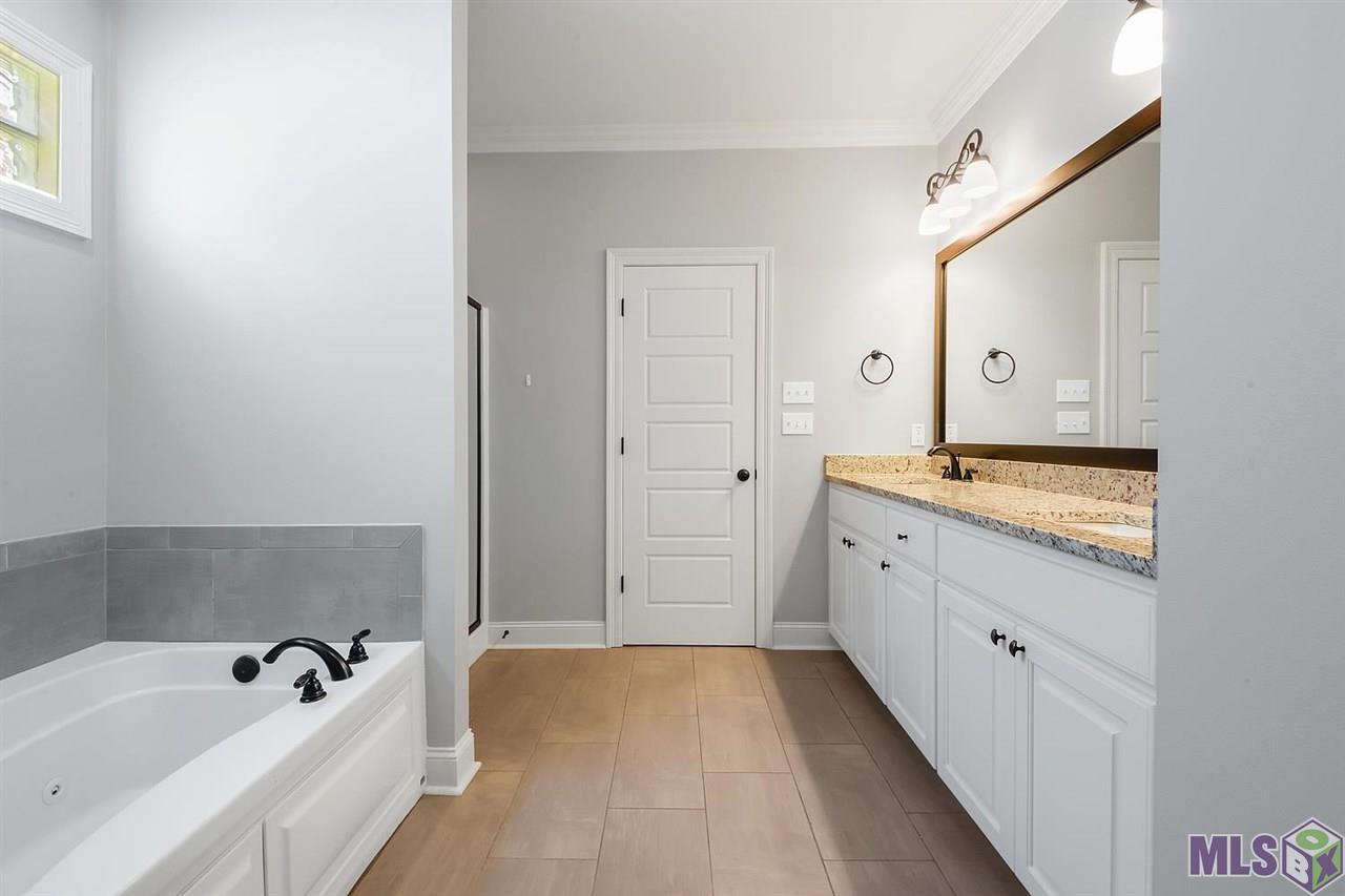 2619 Cresthaven Avenue Baton Rouge, LA 70810 - Photo 8 of 10