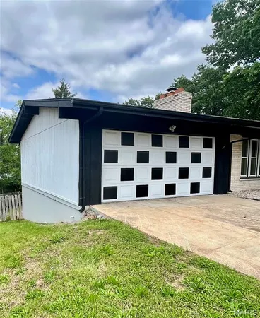 $100,000 | 7707 Springdale Drive, Normandy, MO 63121