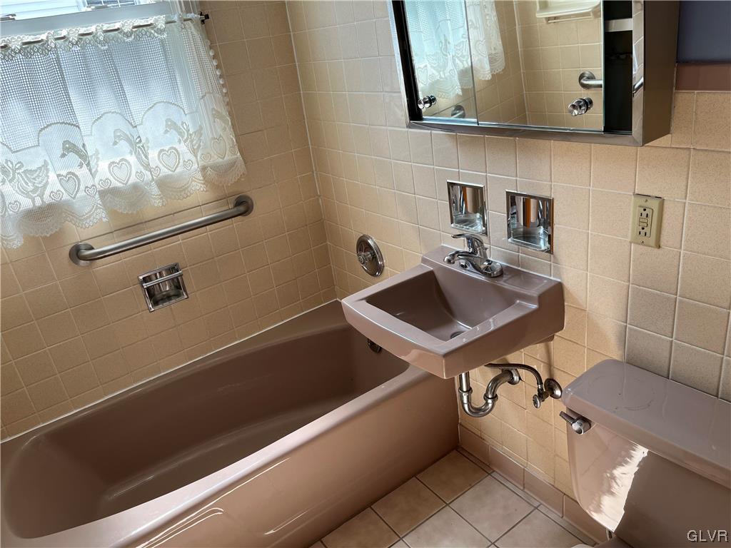 439 Birch Road Hellertown, PA 18055 - Photo 13 of 28 Gallery Image 13