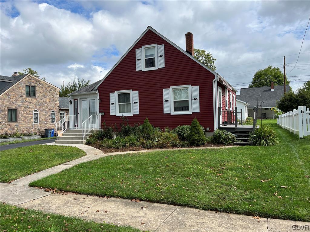 439 Birch Road Hellertown, PA 18055 - Photo 2 of 28 Gallery Image 2