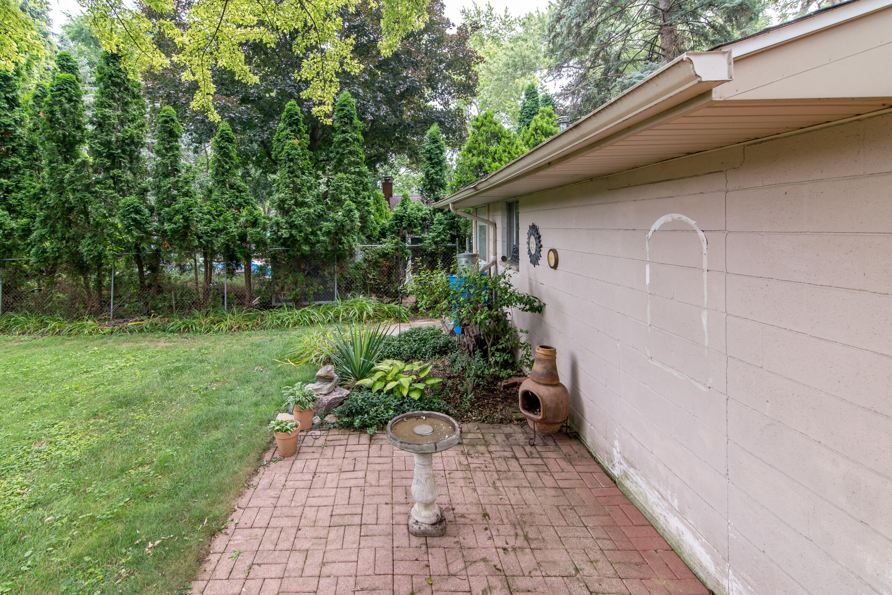 2014 Whittier Road Ypsilanti, MI 48197 - Photo 9 of 35 009_11