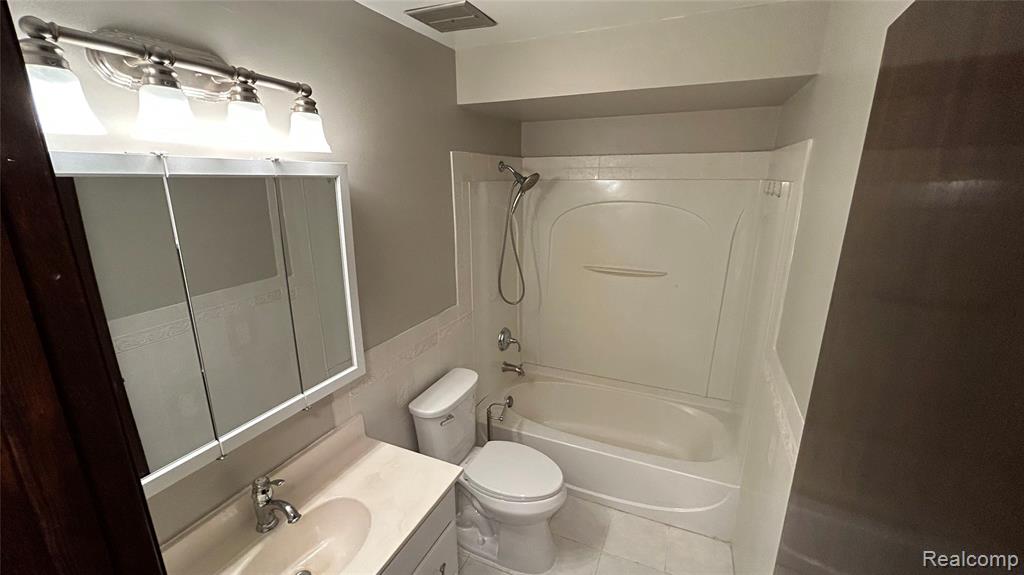 8397 Reese Road Clarkston, MI 48348 - Photo 15 of 28