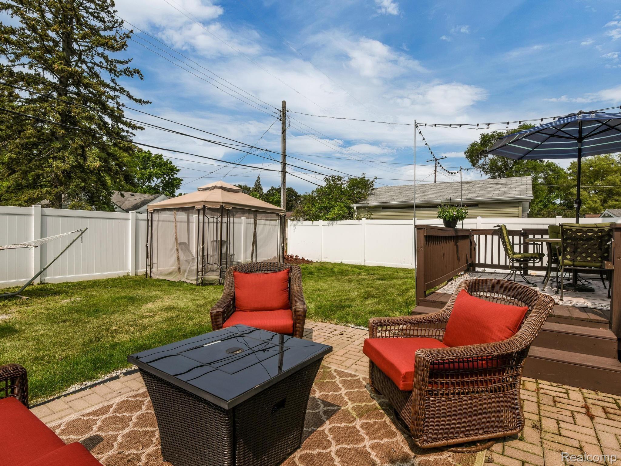 327 Roth Boulevard Clawson, MI 48017 - Photo 24 of 25 327 Roth Blvd Clawson MI 48017-032-034-327 Roth Blvd Clawson MI00032-MLS_Size.jpg