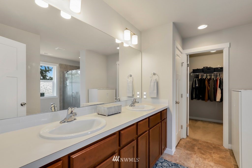 1914 Mayes Road Southeast Lacey, WA 98503 - Photo 19 of 38 Gallery Image 19