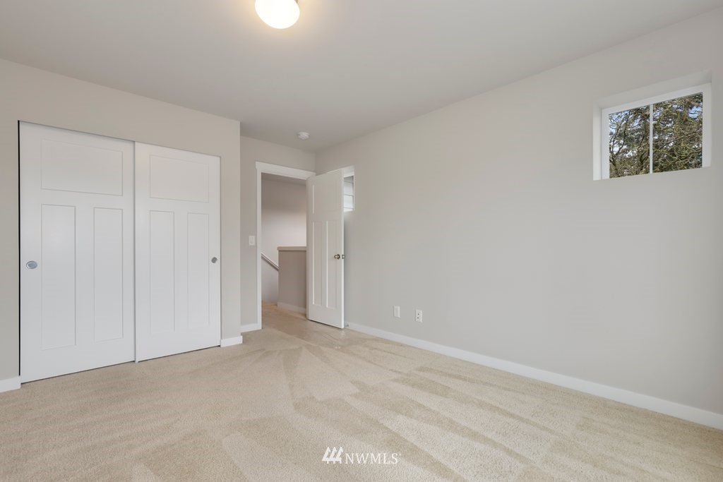 1914 Mayes Road Southeast Lacey, WA 98503 - Photo 23 of 38 Gallery Image 23