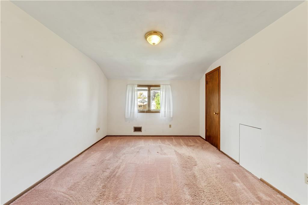 1004 Fiddleback Drive McKees Rocks, PA 15136 - Photo 18 of 25 an empty room with a window