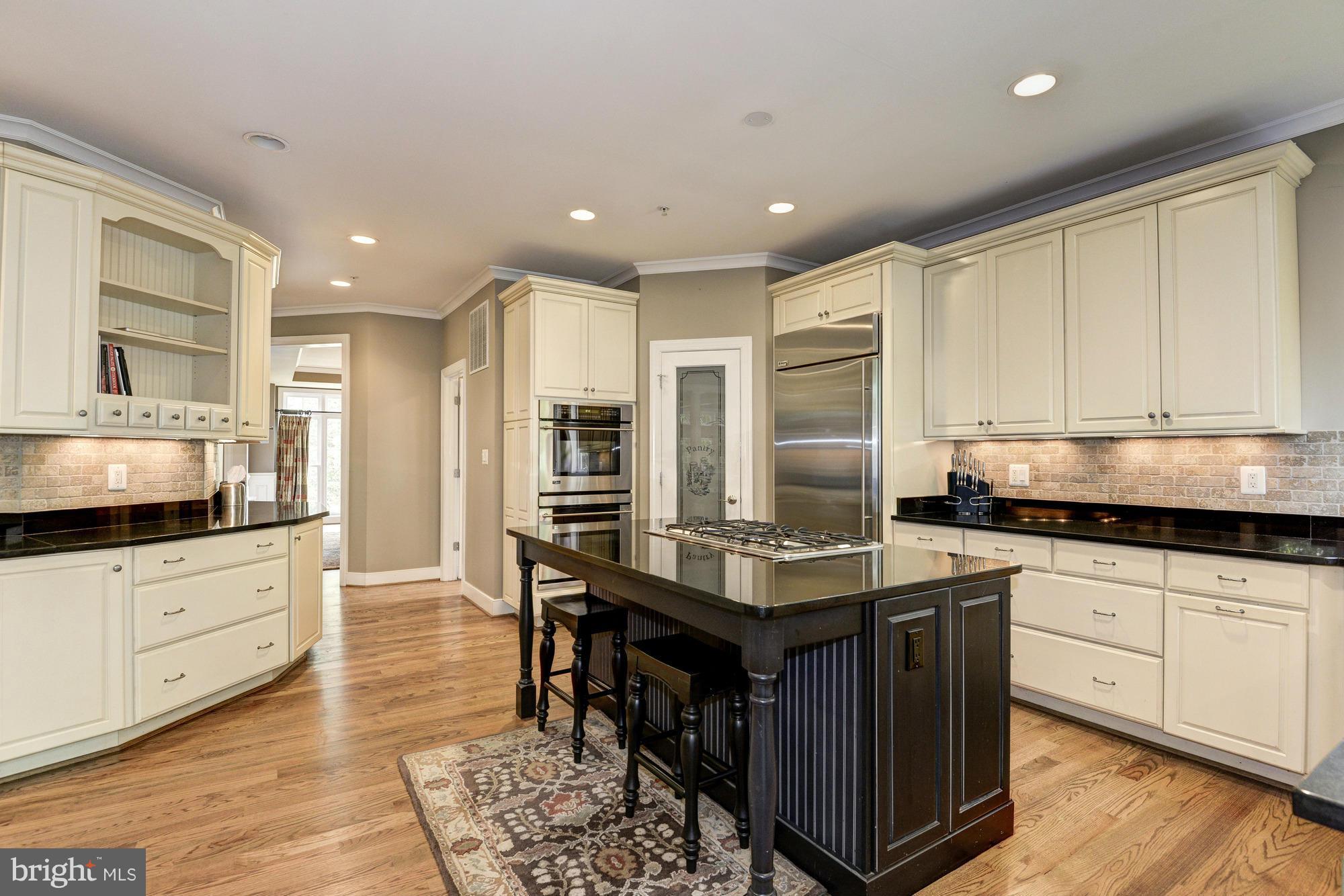 4613 Edgefield Road Bethesda, MD 20814 - Photo 7 of 30 Kitchen