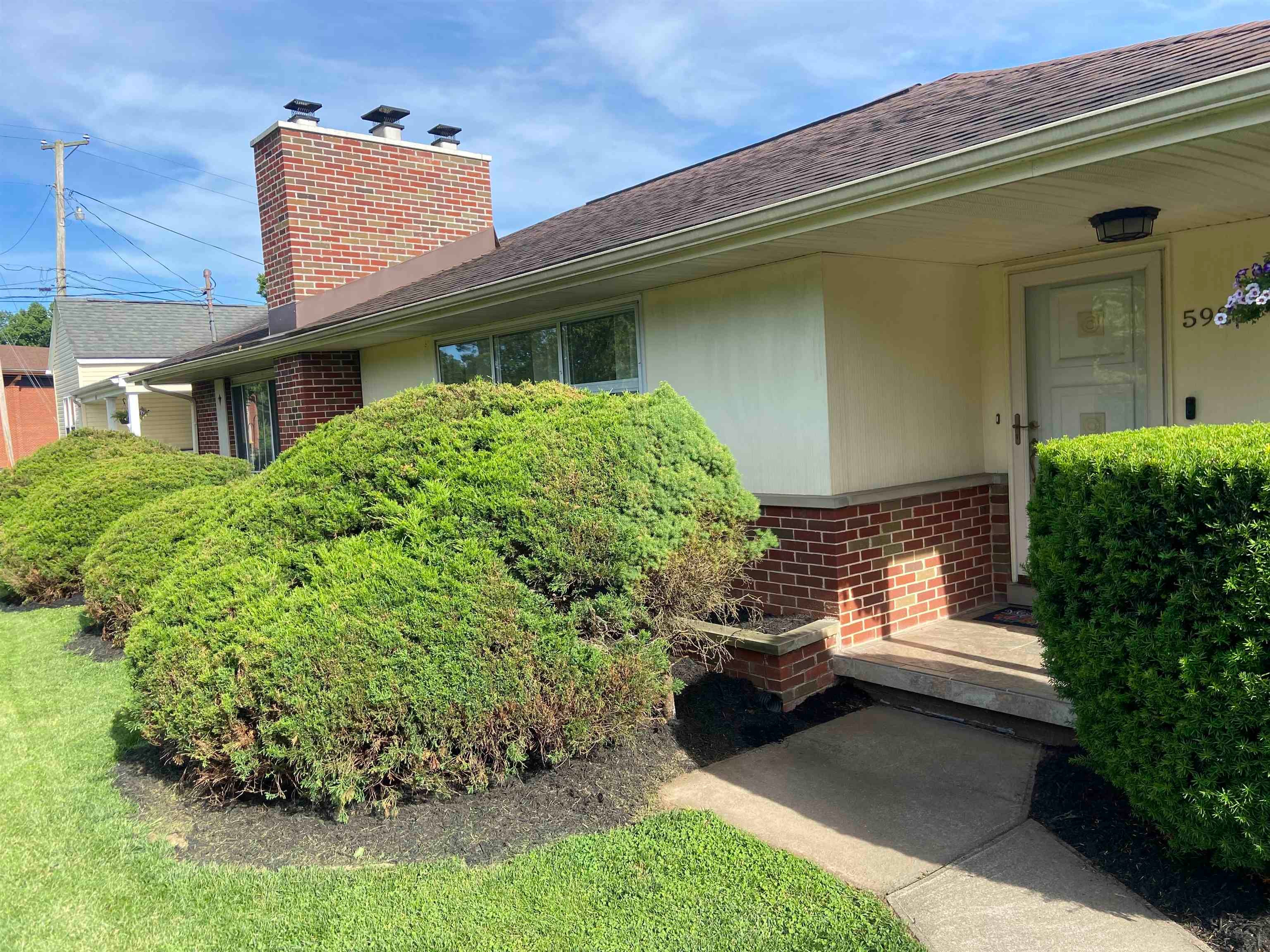 452 East Pea Ridge Road Huntington, WV 25705 - Photo 2 of 18 Gallery Image 2