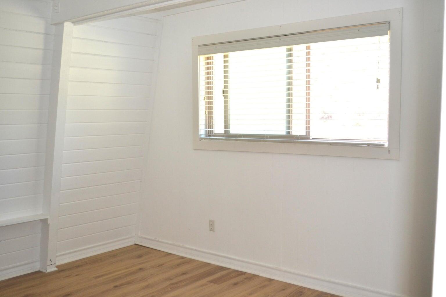 523-400 South Grasshopper Road Termo, CA 96132 - Photo 18 of 44 a view of a window in a room