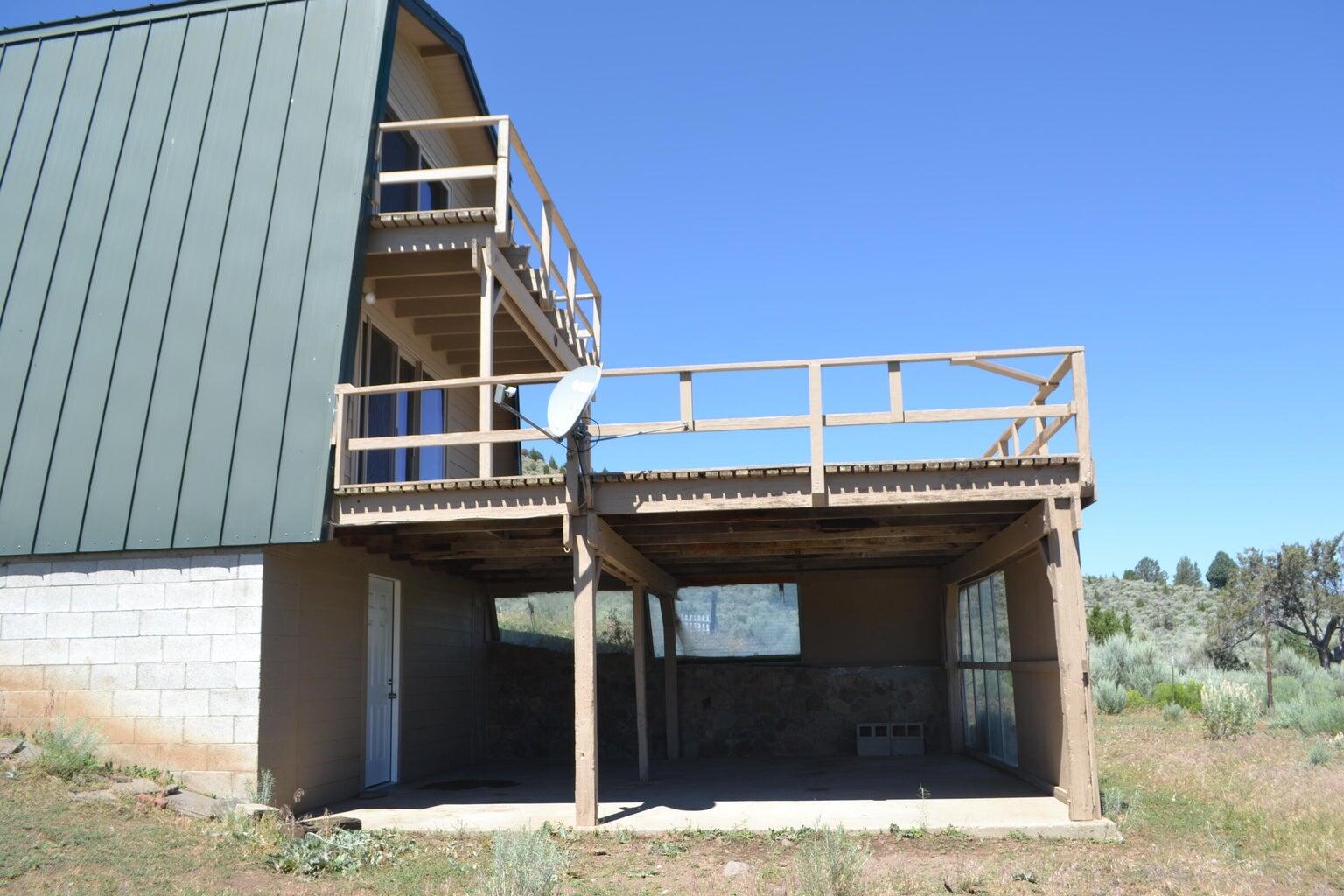 523-400 South Grasshopper Road Termo, CA 96132 - Photo 35 of 44 a front view of a house