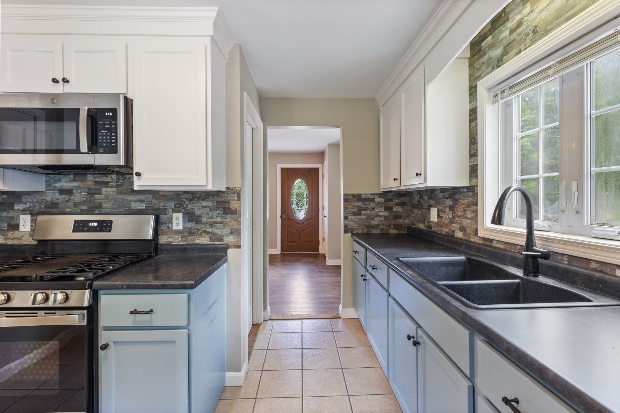 220 Milton Road Rochester, NH 03868 - Photo 14 of 48