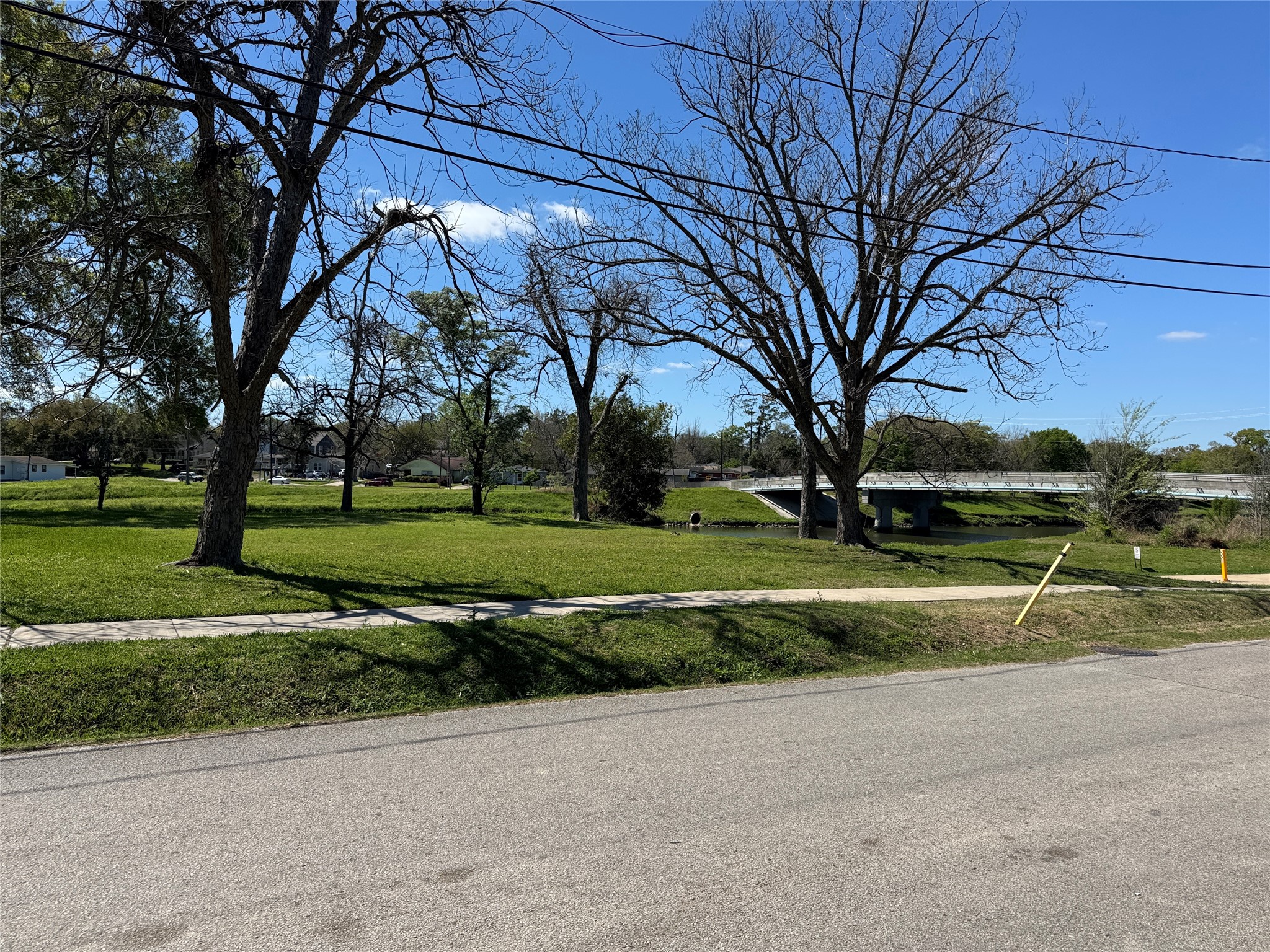7323 Dallas Street Houston, TX 77011 - Photo 7 of 8 a view of a park