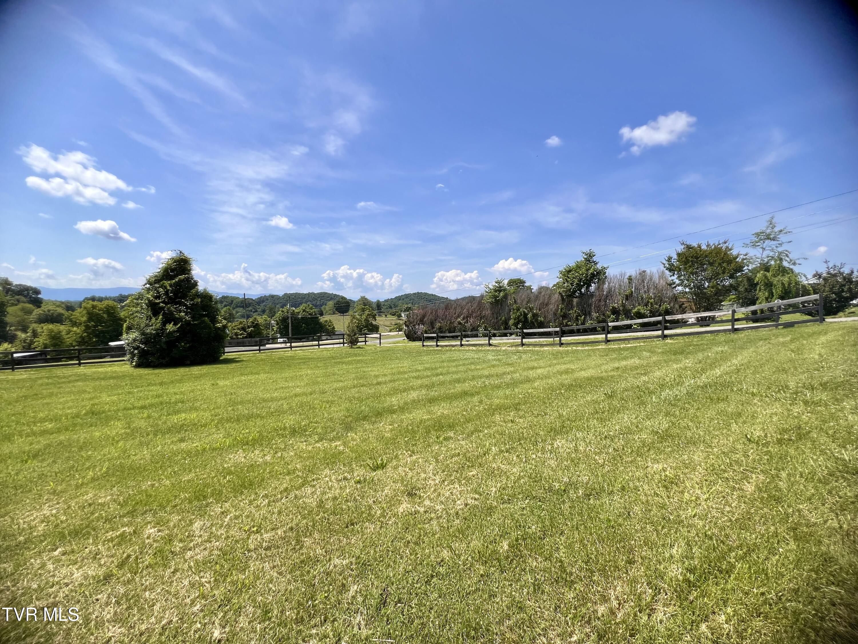 6209 Penn Road Bristol, VA 24202 - Photo 16 of 21 IMG_0556