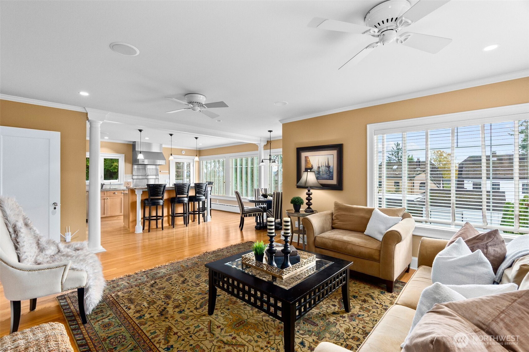 317 West 10th Street Aberdeen, WA 98520 - Photo 17 of 40 a living room with furniture and a large window