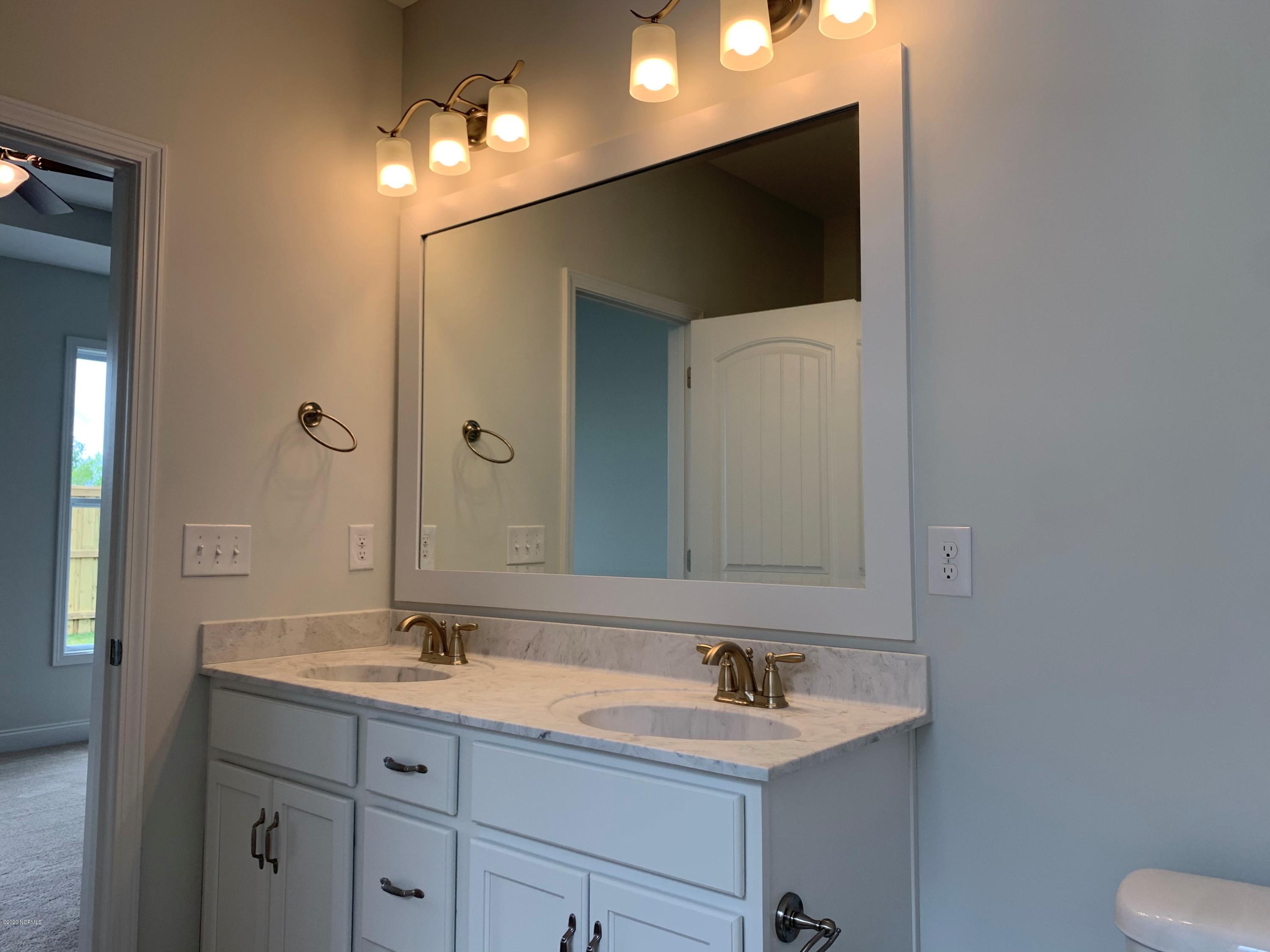 6425 Pinnacle Point Winnabow, NC 28479 - Photo 11 of 13 DMC 200 Master Bathroom 2
