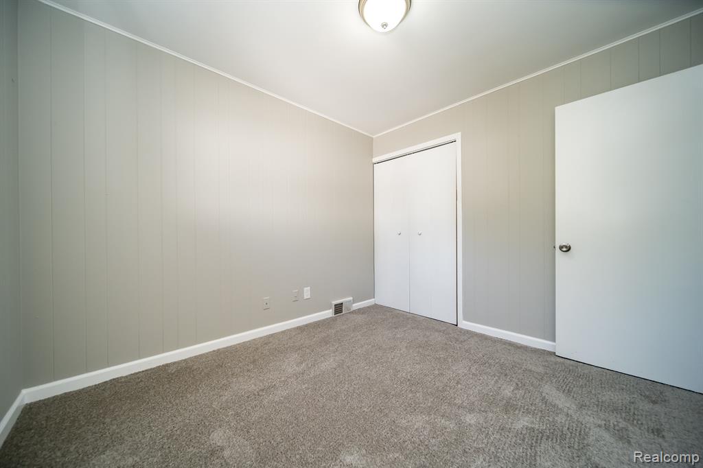 8233 Stephens Center Line, MI 48015 - Photo 41 of 48 Gallery Image 41