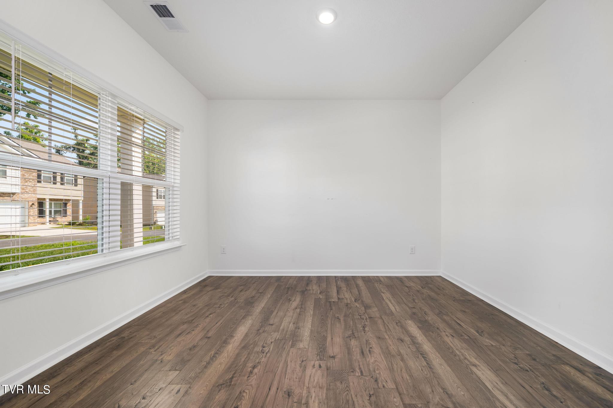 693 Barley Loop Jonesborough, TN 37659 - Photo 9 of 44 693 Barley Loop (17 of 45)