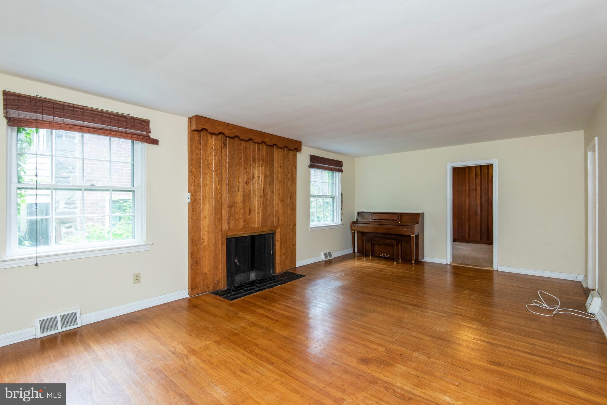 539 Hamilton Road Merion Station, PA 19066 - Photo 4 of 37 Living Room