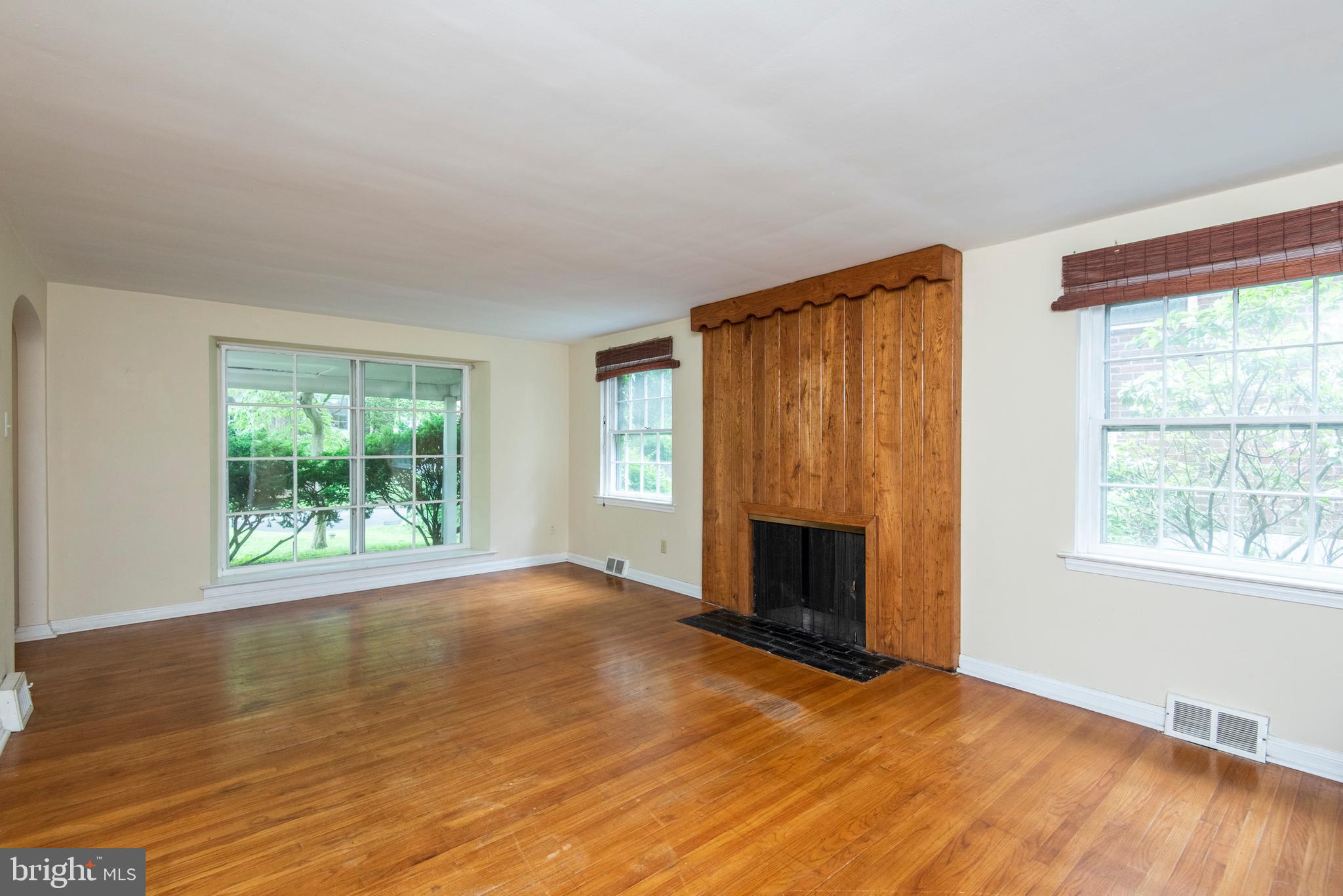 539 Hamilton Road Merion Station, PA 19066 - Photo 5 of 37 Living Room
