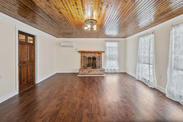 $2,000 | 1340 Donelson Parkway, Dover, TN 37058