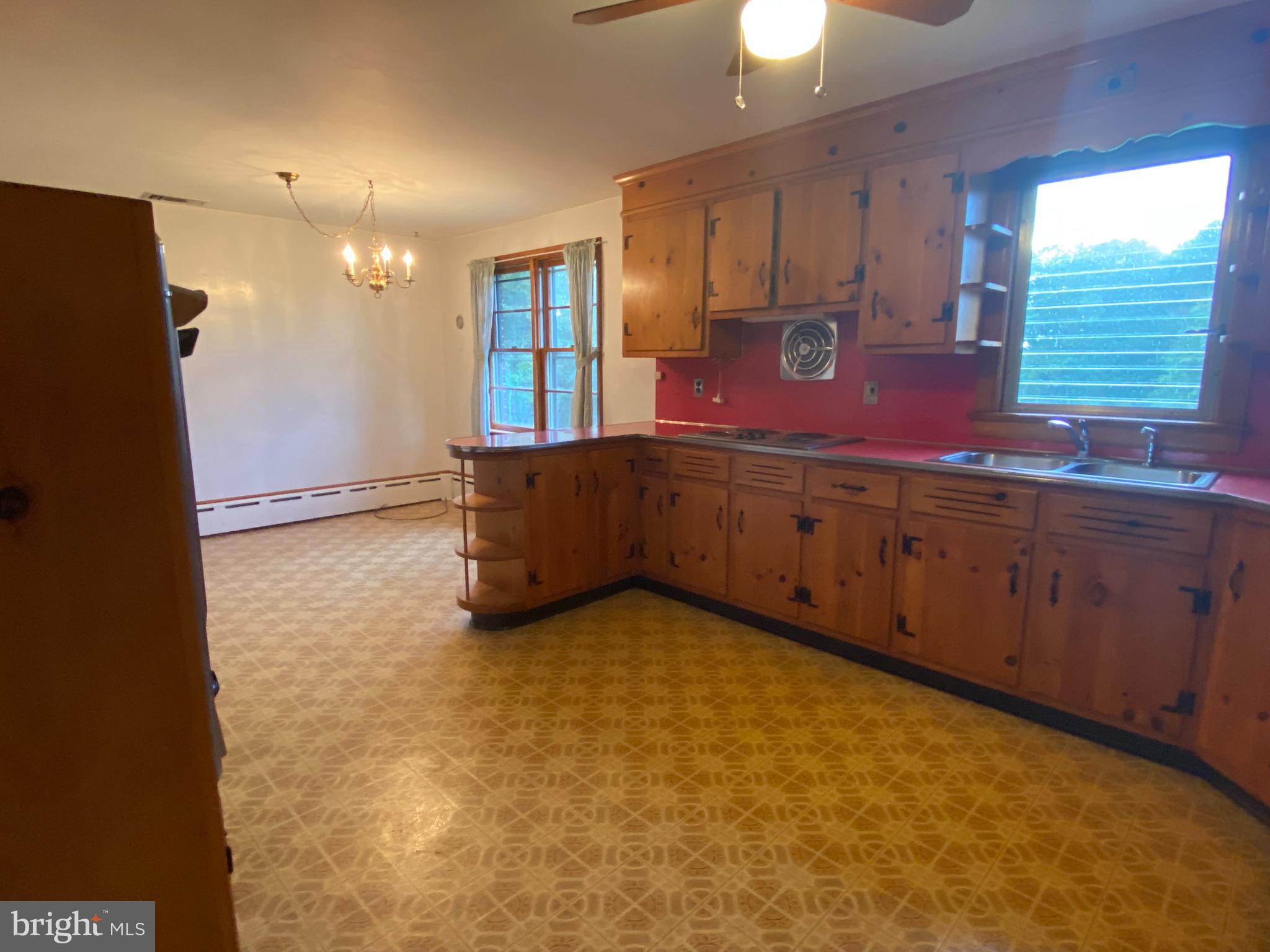 3070 Bedminster Road Perkasie, PA 18944 - Photo 7 of 27