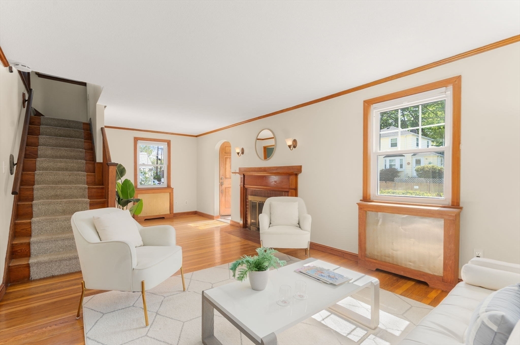 17 Myopia Road Boston, MA 02136 - Photo 4 of 27