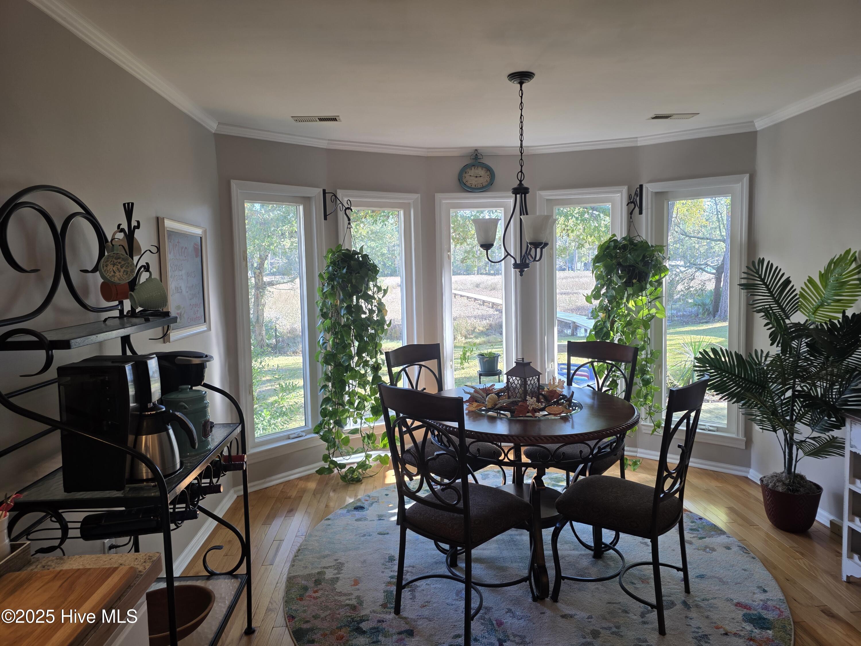 133 Cummins Creek Road Beaufort, NC 28516 - Photo 14 of 37 Informal Dining area