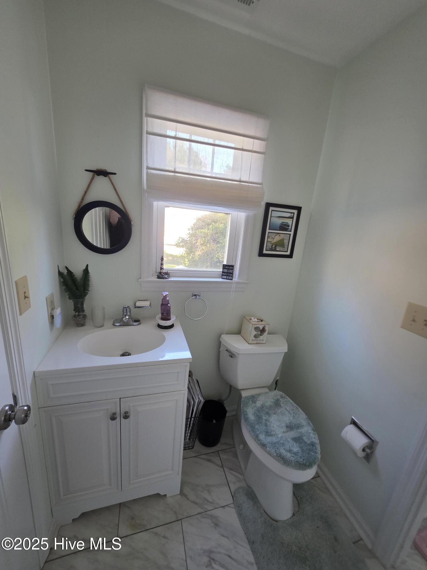 133 Cummins Creek Road Beaufort, NC 28516 - Photo 19 of 37 Master Bath (5)