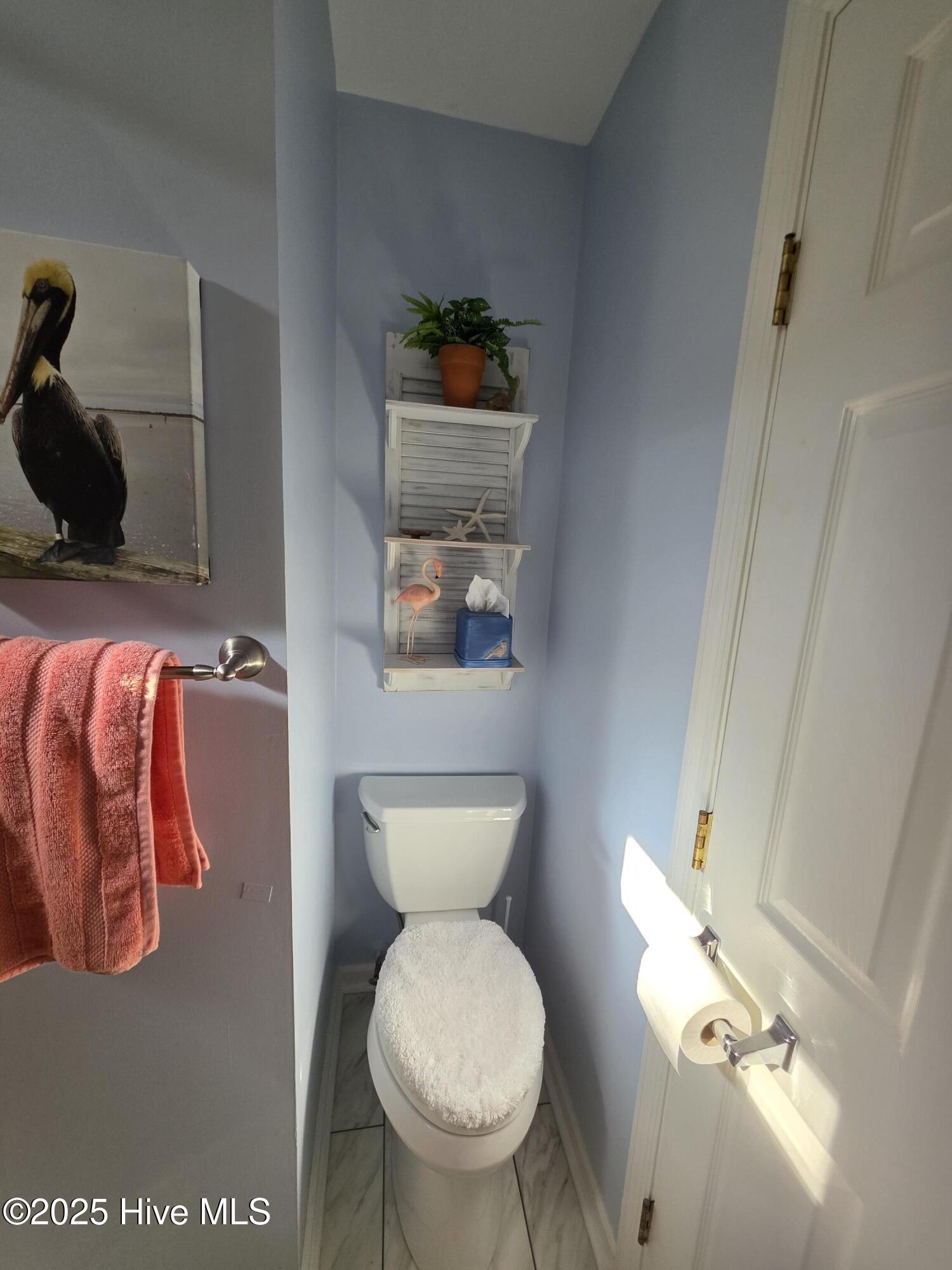 133 Cummins Creek Road Beaufort, NC 28516 - Photo 24 of 37 Guest Bath (2)