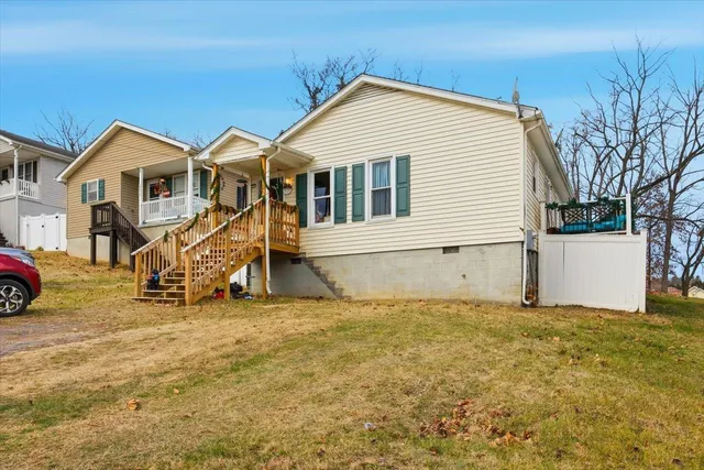 $225,000 | 626 B Street, Staunton, VA 24401