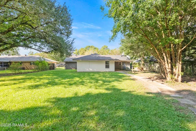 $240,000 | 113 Driftwood Drive, Lafayette, LA 70503