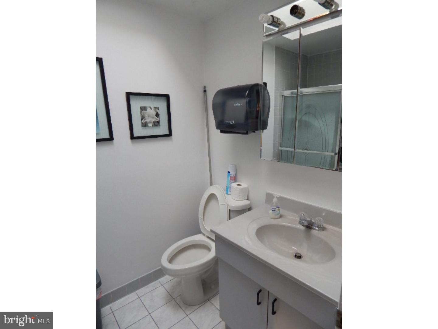 12025 Tyrone Road Philadelphia, PA 19154 - Photo 9 of 16