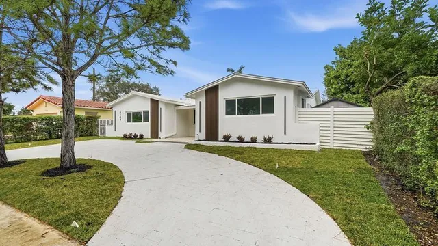 $900,000 | 5507 West Park Road, Hollywood, FL 33021