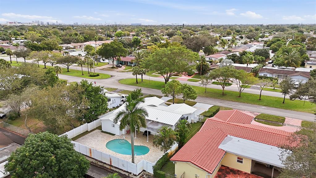 5507 West Park Road Hollywood, FL 33021 - Photo 4 of 33