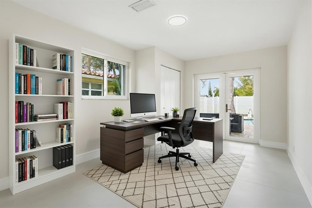 5507 West Park Road Hollywood, FL 33021 - Photo 8 of 33 Virtually Staged Photo